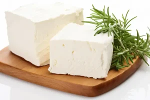 پنیر بلغاری چیست و چه کاربردهایی دارد؟